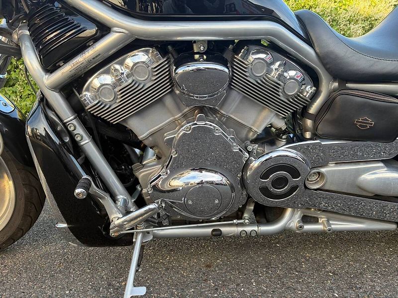 Harley-Davidson VRSCAW V-Rod (2007) - fotka 13 z 14