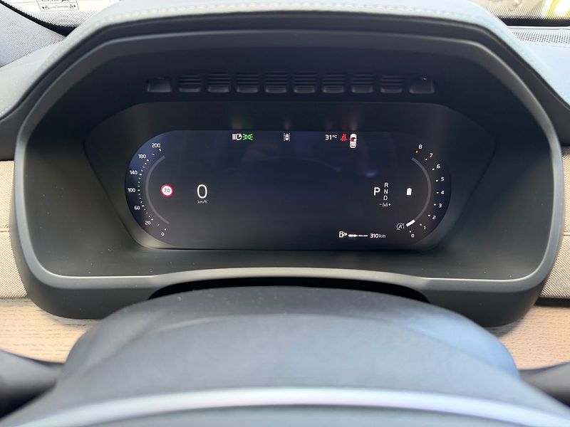 Volvo XC90 B5 PLUS, 360°, VZDUCH, VENTILA - fotka 18 z 25