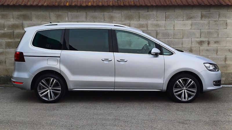 Volkswagen Sharan 2.0 TDI 135kW 4Motion HIGHLINE - fotka 4 z 50