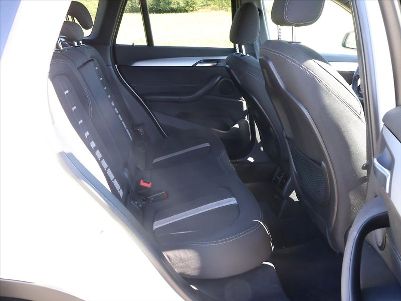 BMW X1 2.0 18d  xD Aut CZ Advantage - fotka 13 z 31