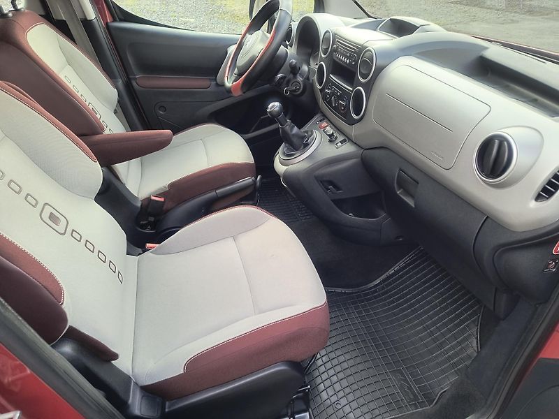 Citroën Berlingo (2011) 1.6 HDI MULTISPACE ČR/AC/PC/CD - fotka 18 z 35