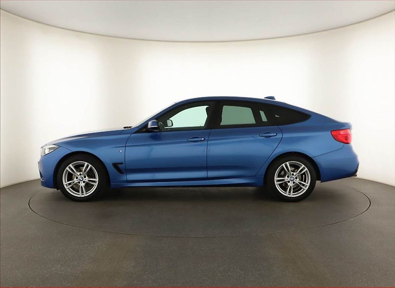 BMW Řada 3 (2016) 320d xDrive GT, 4X4, Automat - fotka 3 z 20