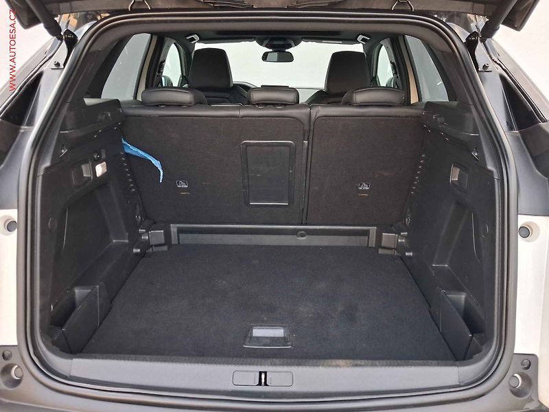 Peugeot 3008 (2020) 2.0 HDi, GT, AT, +ALU, panor - fotka 7 z 24