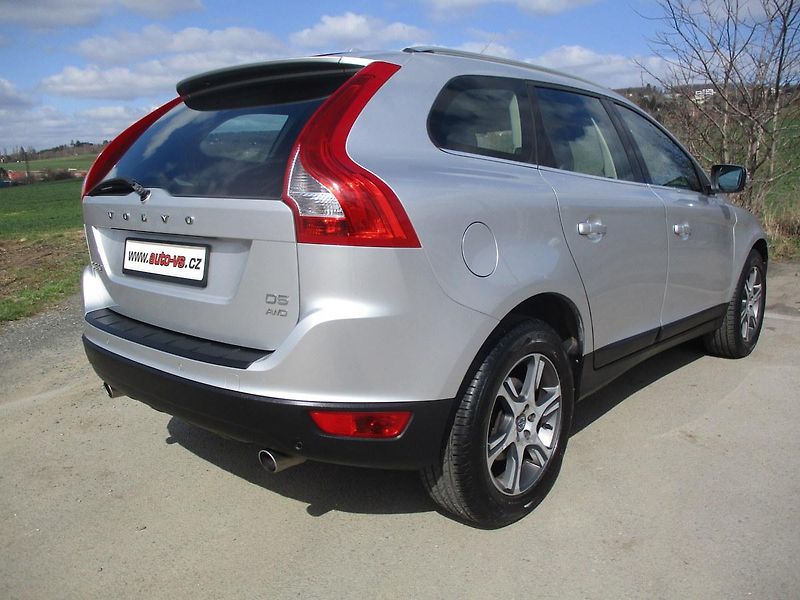 Volvo XC60 2.4 D5*AWD*NAVI*198 tkm*SUMMUM - fotka 7 z 56