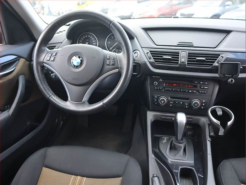 BMW X1 (2012) xLine xDrive20d, 4X4, Automat - fotka 7 z 17