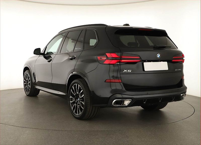 BMW X5 (2024) xDrive30d, M Paket, ventilace - fotka 4 z 28