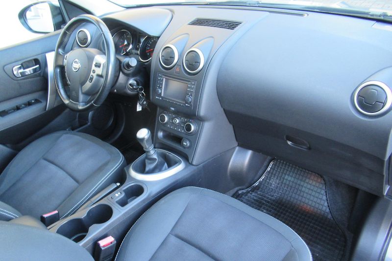 Nissan Qashqai 1.5 DCi PANORAMA NAVI TAŽNÉ - fotka 20 z 33