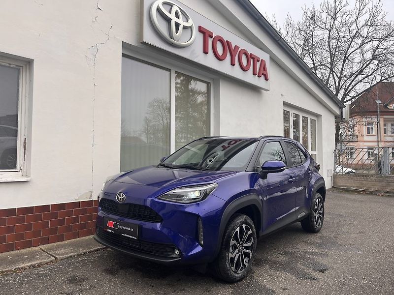 Toyota Yaris Cross 1.5 HEV Style + zimní komplety - fotka 1 z 15