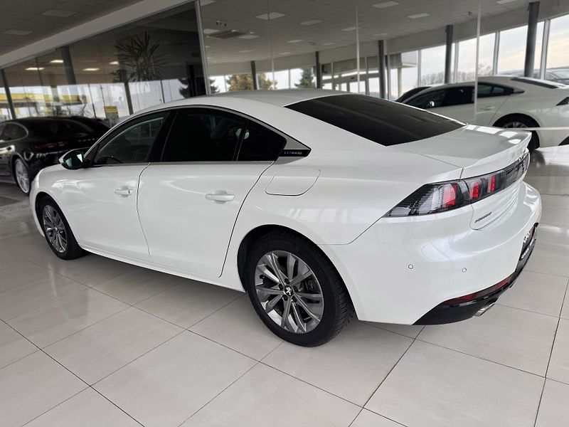 Peugeot 508 Hybrid 225*AT8*REZERVACE! - fotka 7 z 38
