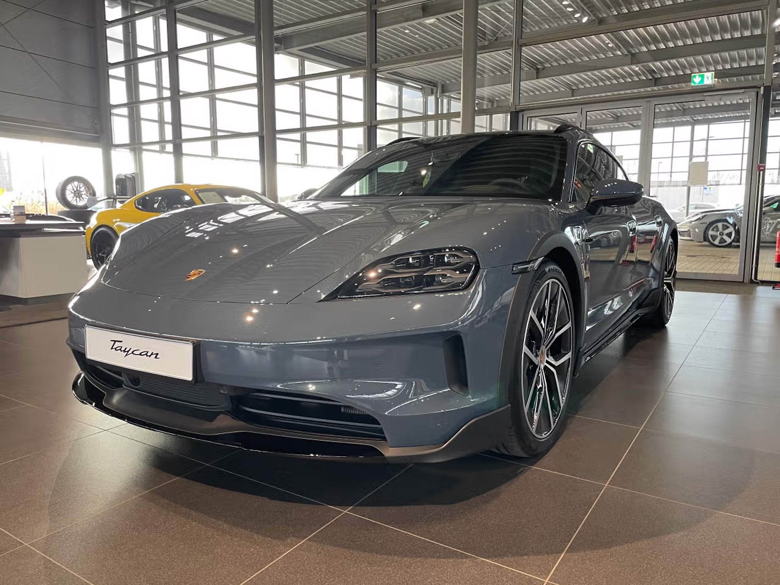 Porsche Taycan 4 Cross Turismo 360 Soft-Close