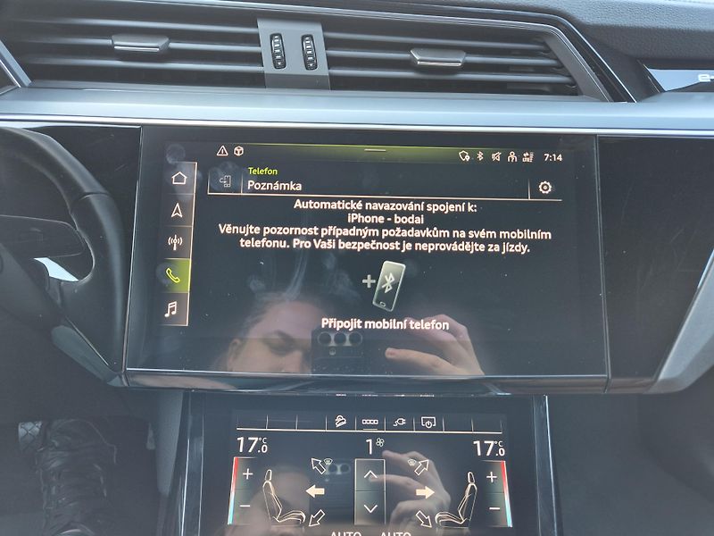 Audi e-tron 55 QUATTRO 300kw S LINE SOH92% - fotka 33 z 44