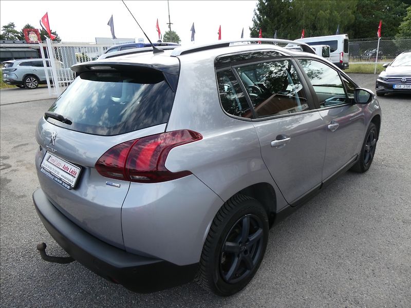 Peugeot 2008 1,2 1.2 81kW NAVI,závěs,servis - fotka 9 z 46