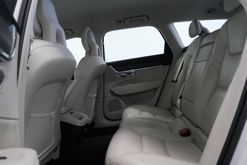 Volvo V90 - fotka 22 z 23