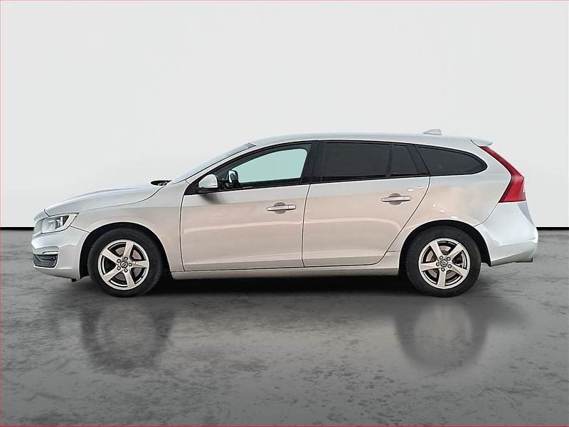 Volvo V60 (2017) D3 2.0, Navi, Tempomat - fotka 3 z 18