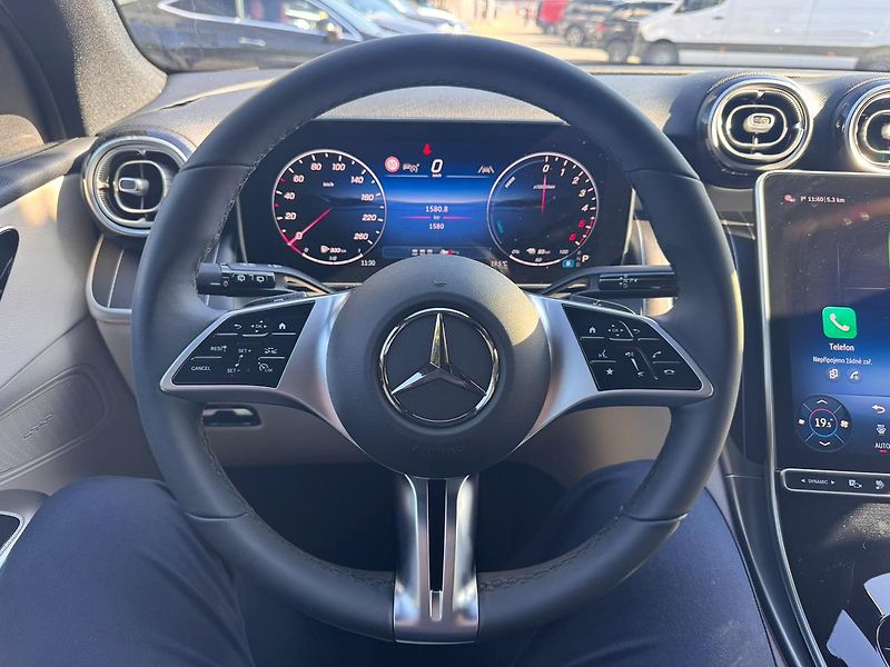 Mercedes-Benz GLC (2026) 300 de 4MATIC - fotka 13 z 23