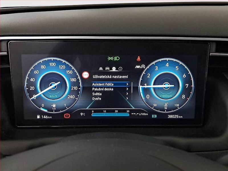 Hyundai Tucson (2023) 1.6 T-GDI - fotka 11 z 17