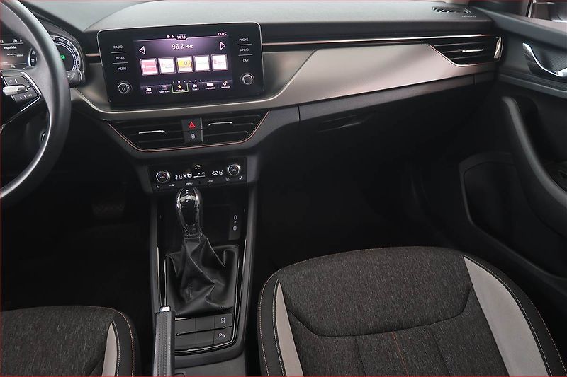 Škoda Scala (2023) 1.5 TSI, Automat, ČR,1.maj - fotka 8 z 16