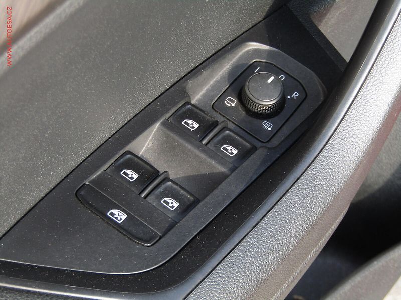 Škoda Karoq (2022) 1.5 TSi, 1.maj,ČR, DSG, navi - fotka 11 z 23