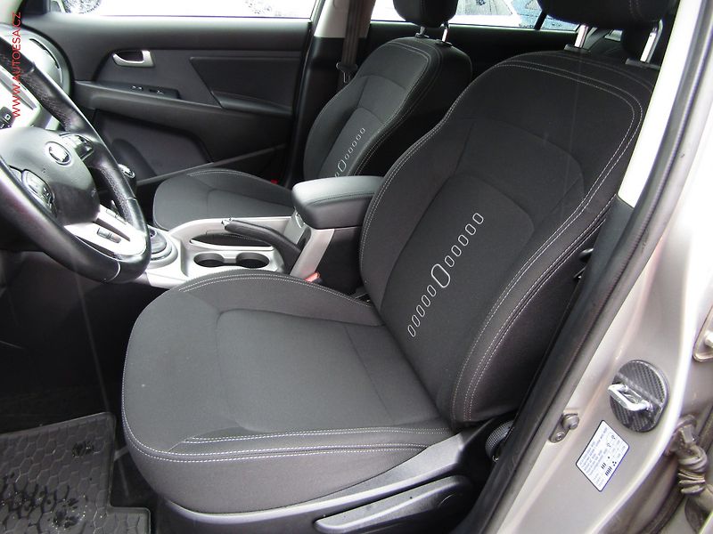 Kia Sportage (2015) 1.7CRDi, ČR, AC, park. kamera - fotka 9 z 23