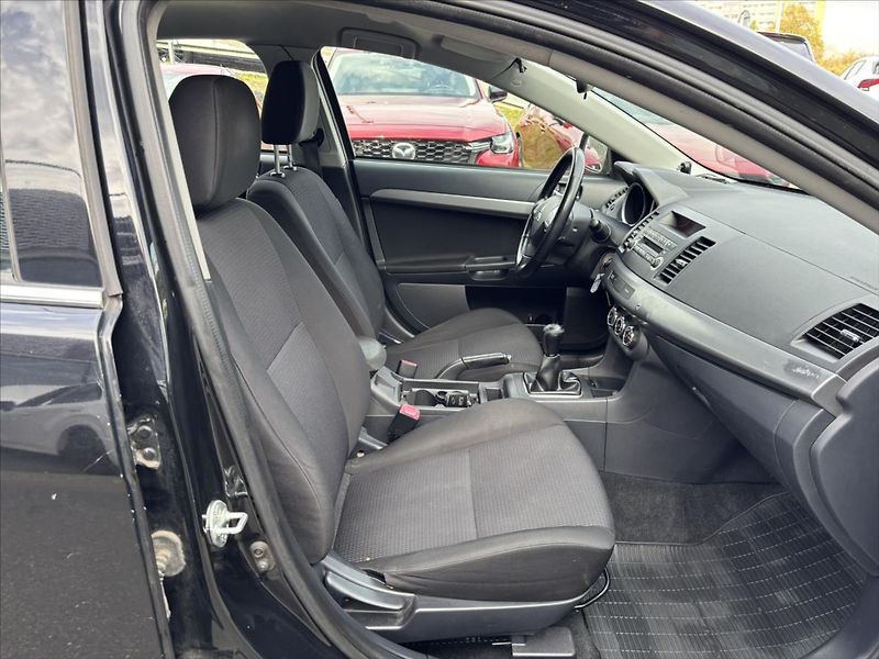 Mitsubishi Lancer 1,8 Mivec 105kW - fotka 15 z 28