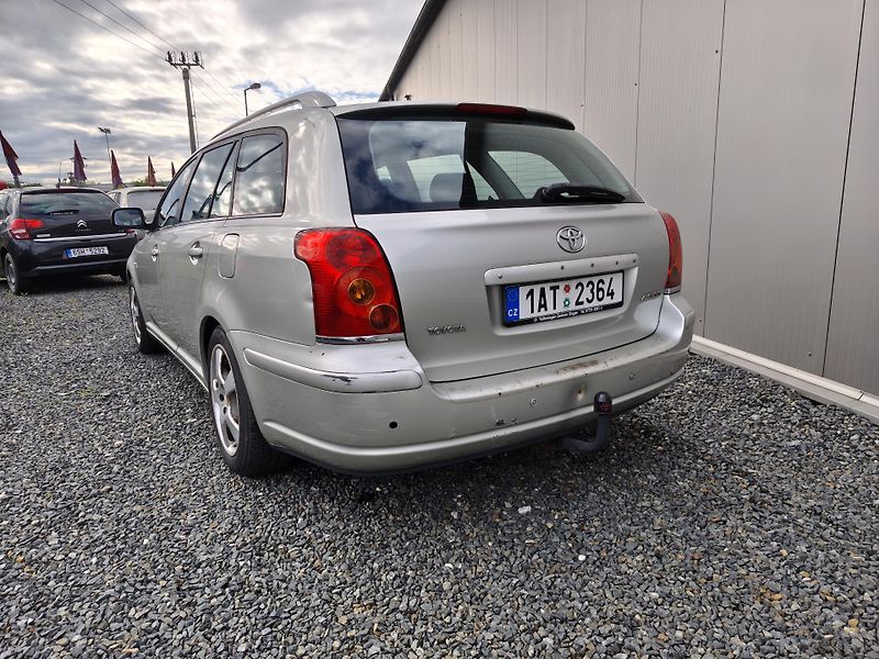 Toyota Avensis 2.4i   AUTOMAT - fotka 4 z 17