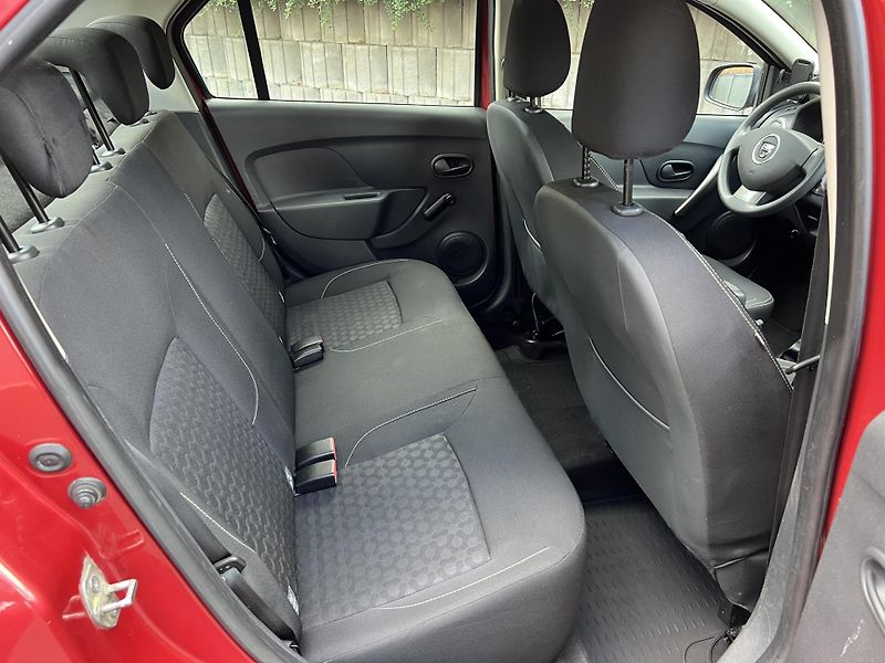 Dacia Logan 1.2 16v 55 kW 1. MAJITEL 2014 - fotka 8 z 14