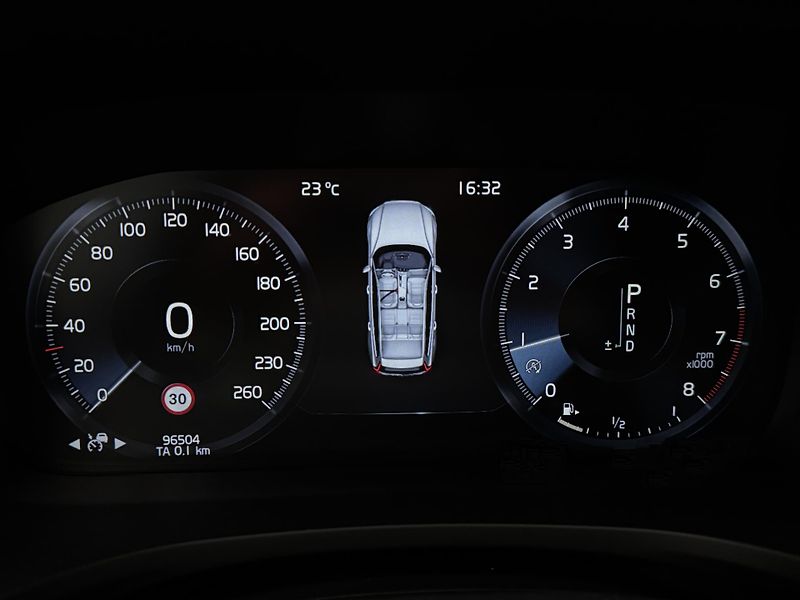 Volvo V60 T4 R-DESIGN AUT - fotka 16 z 47