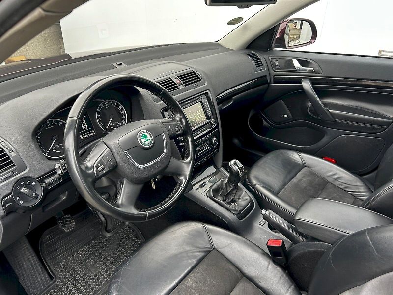 Škoda Octavia (2012) Combi 2.0 TDI 103kW 4x4 MP6 L& - fotka 19 z 33