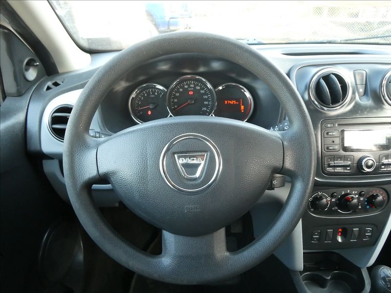 Dacia Sandero 1,2 16V 55kW Access, KLIMA - fotka 25 z 33