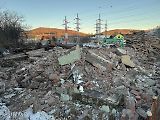 Kvůli stavbě dálnice D11 zbourali dělníci dům v Náchodské ulici v Trutnově Poříčí.