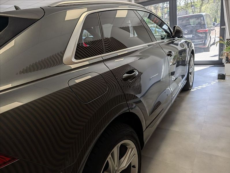 Audi Q8 E55 TFSI Quattro S-line - fotka 12 z 38