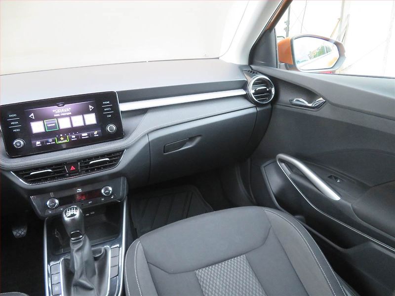 Škoda Fabia (2022) Style 1.0 TSI, Serv.kniha - fotka 8 z 15
