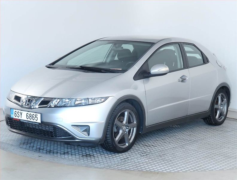 Honda Civic (2010) 1.4 i-VTEC - fotka 2 z 17