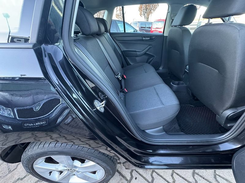 Škoda Rapid (2018) 1,0 TSI 70 KW NOVÉ BRZDY STK - fotka 31 z 42