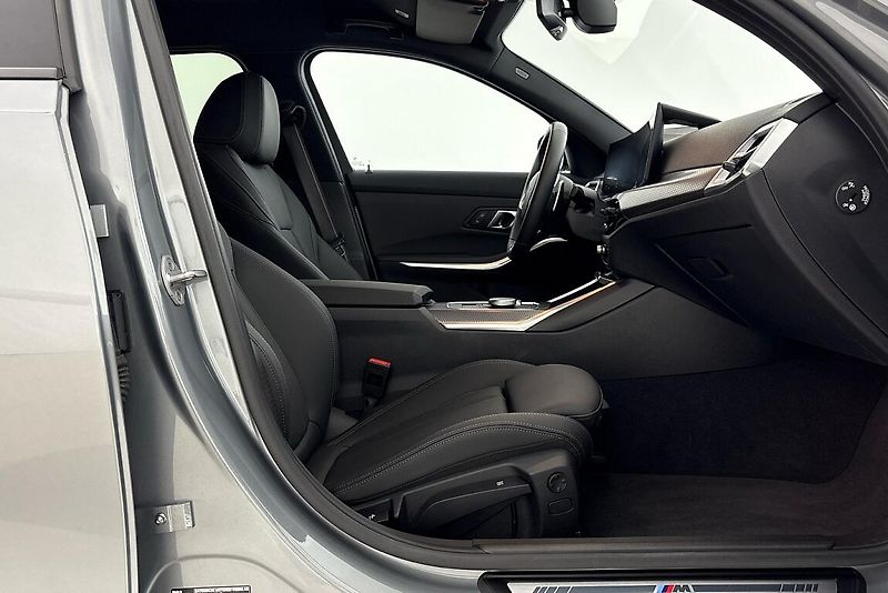 BMW Řada 3 řady 3 | 320d xDrive - fotka 16 z 27
