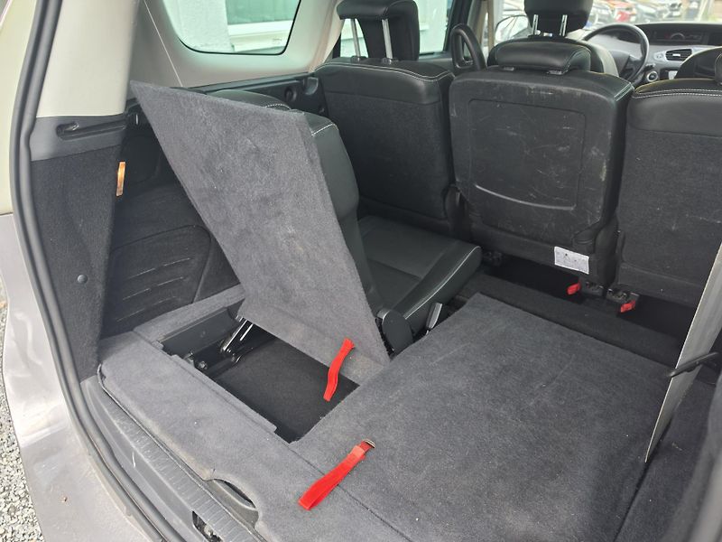 Renault Grand Scénic 1.6 DCI 7 Míst Bose Kamera  - fotka 5 z 22