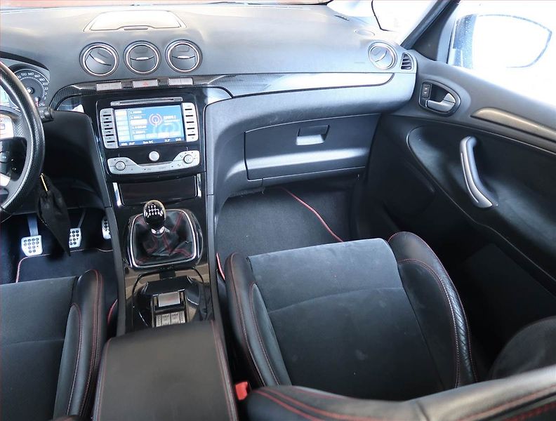 Ford S-MAX (2008) Titanium 2.2 TDCi - fotka 8 z 15