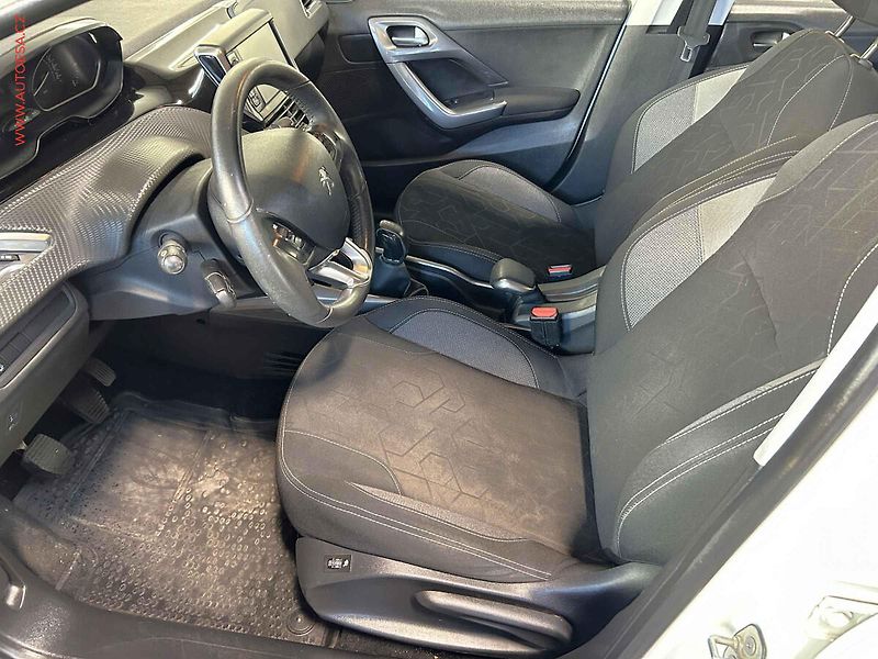 Peugeot 2008 (2018) 1.2PT, 1.maj,ČR, AC, tempo - fotka 9 z 15