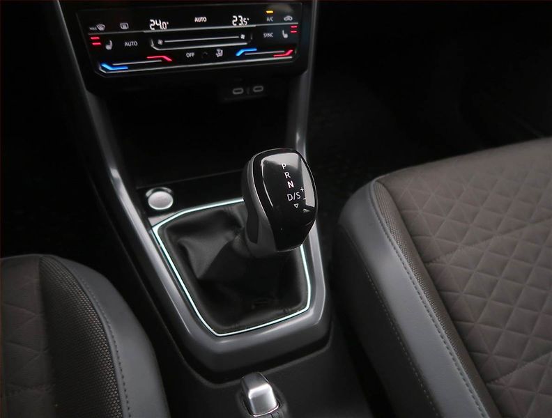 Volkswagen T-Cross (2023) 1.0 TSI - fotka 13 z 17