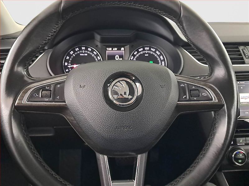 Škoda Octavia (2015) Scout 2.0 TDI, 4X4, Automat - fotka 21 z 23