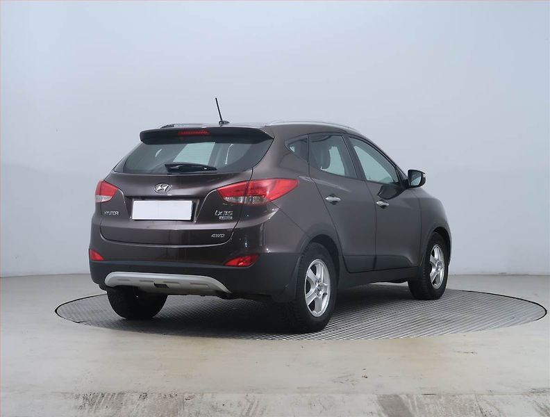 Hyundai ix35 (2013) 2.0 CRDi, 4X4, Automat, Navi - fotka 5 z 15