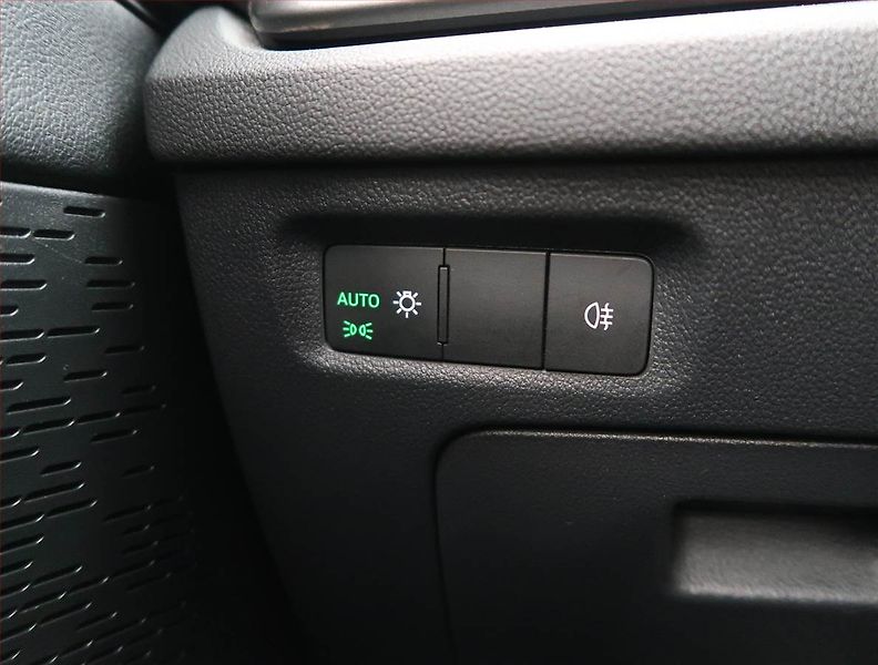 Škoda Octavia (2024) Ambition 2.0 TDI, digi klima - fotka 19 z 21