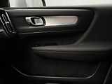 Volvo XC40 B3 CORE AUT CZ 1.maj - náhled 25