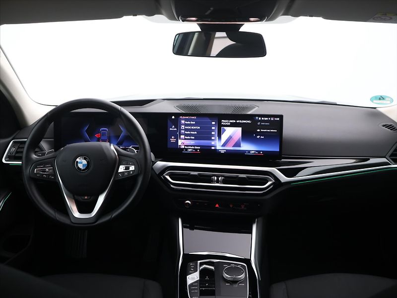 BMW Řada 3 2,0 318i 115kW Aut Virtual LED - fotka 24 z 32