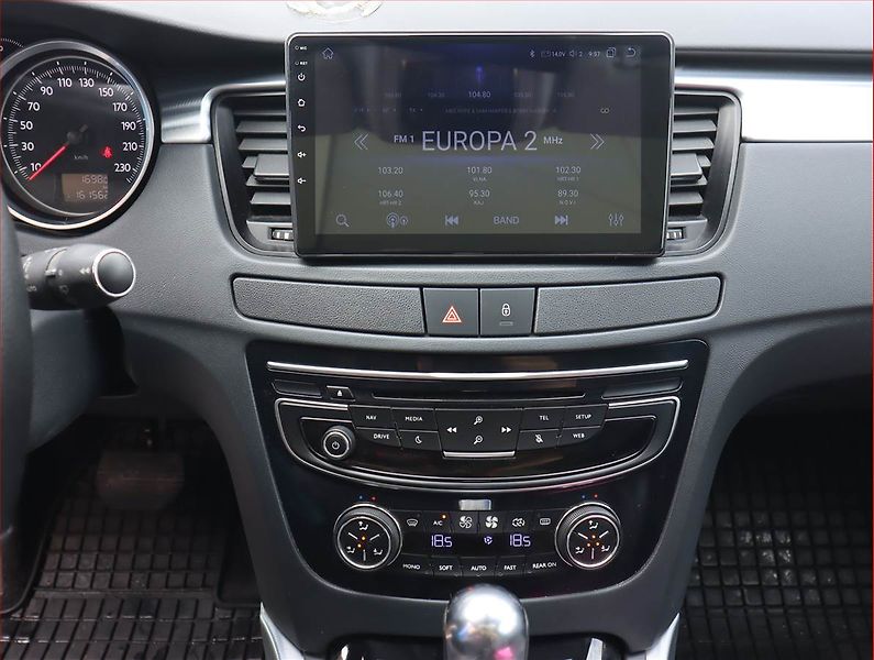 Peugeot 508 (2016) 2.0 BlueHDi, Automat, Navi - fotka 12 z 19
