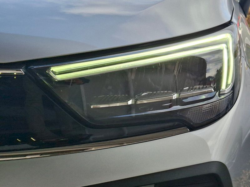 Opel Crossland X (2023) Elegance Automat 1,2Turbo 96kW - fotka 32 z 34