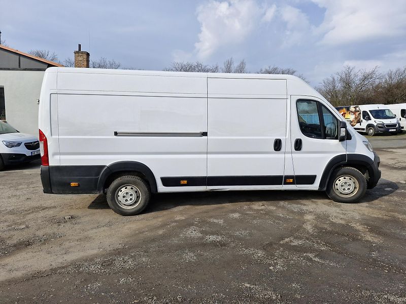 Opel Movano  Van L4H2 Cargo 35 2,2 CDTi  - fotka 3 z 6