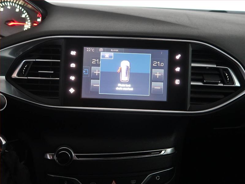 Peugeot 308 (2015) 1.2 e-THP, Serv.kniha, Navi - fotka 12 z 13