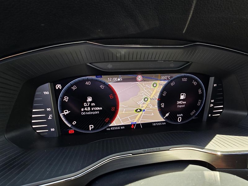 Škoda Superb 2.0TDi110KW DSG STYLE EXTRA ČR - fotka 40 z 43