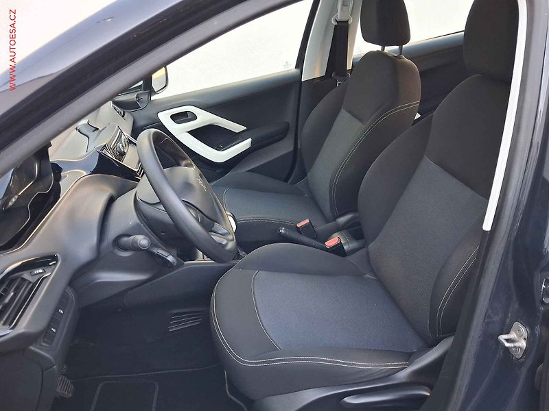 Peugeot 208 (2017) 1.2 PT, AC, TZ, tempo - fotka 9 z 14